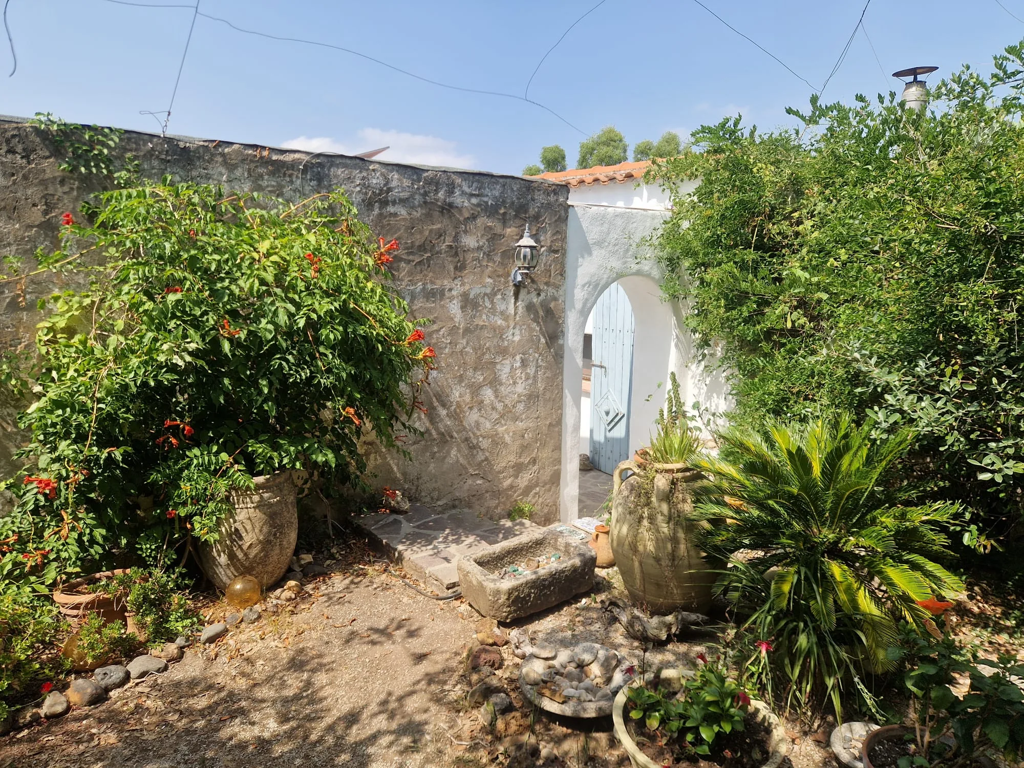 Innenhof b